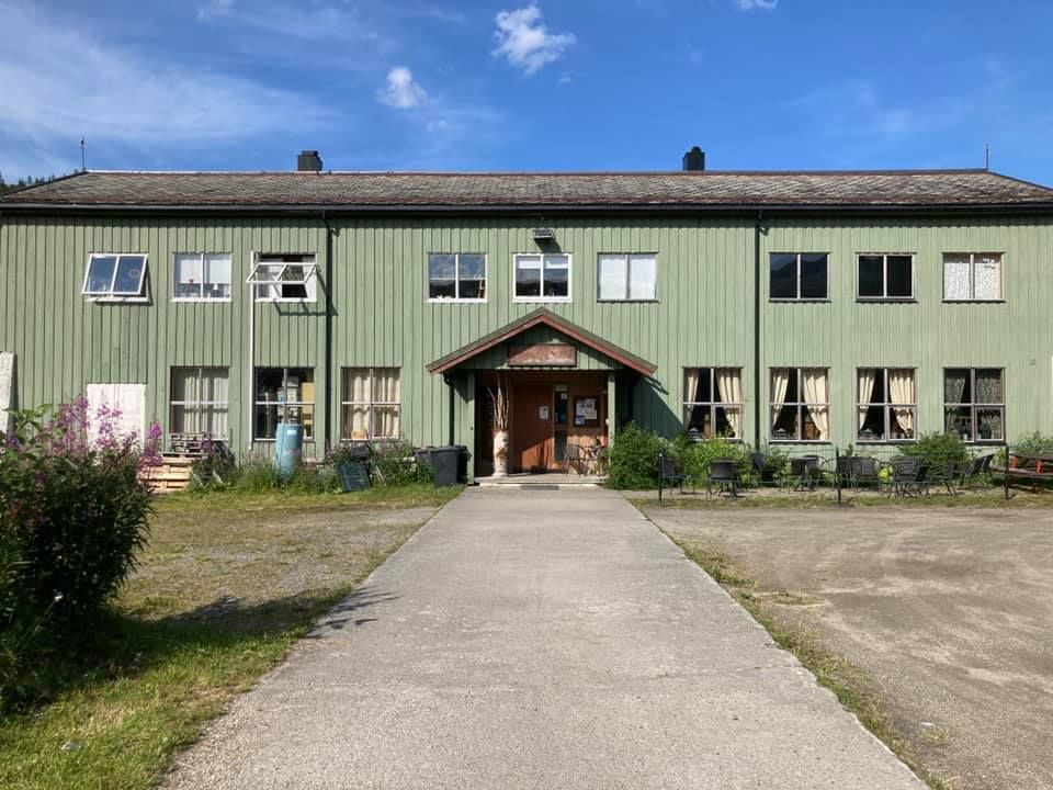 Skjenkestova pub in Skorovas