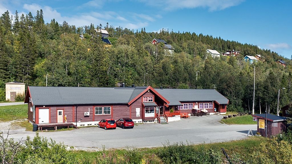 Skorovas Samvirkelag shop and community building
